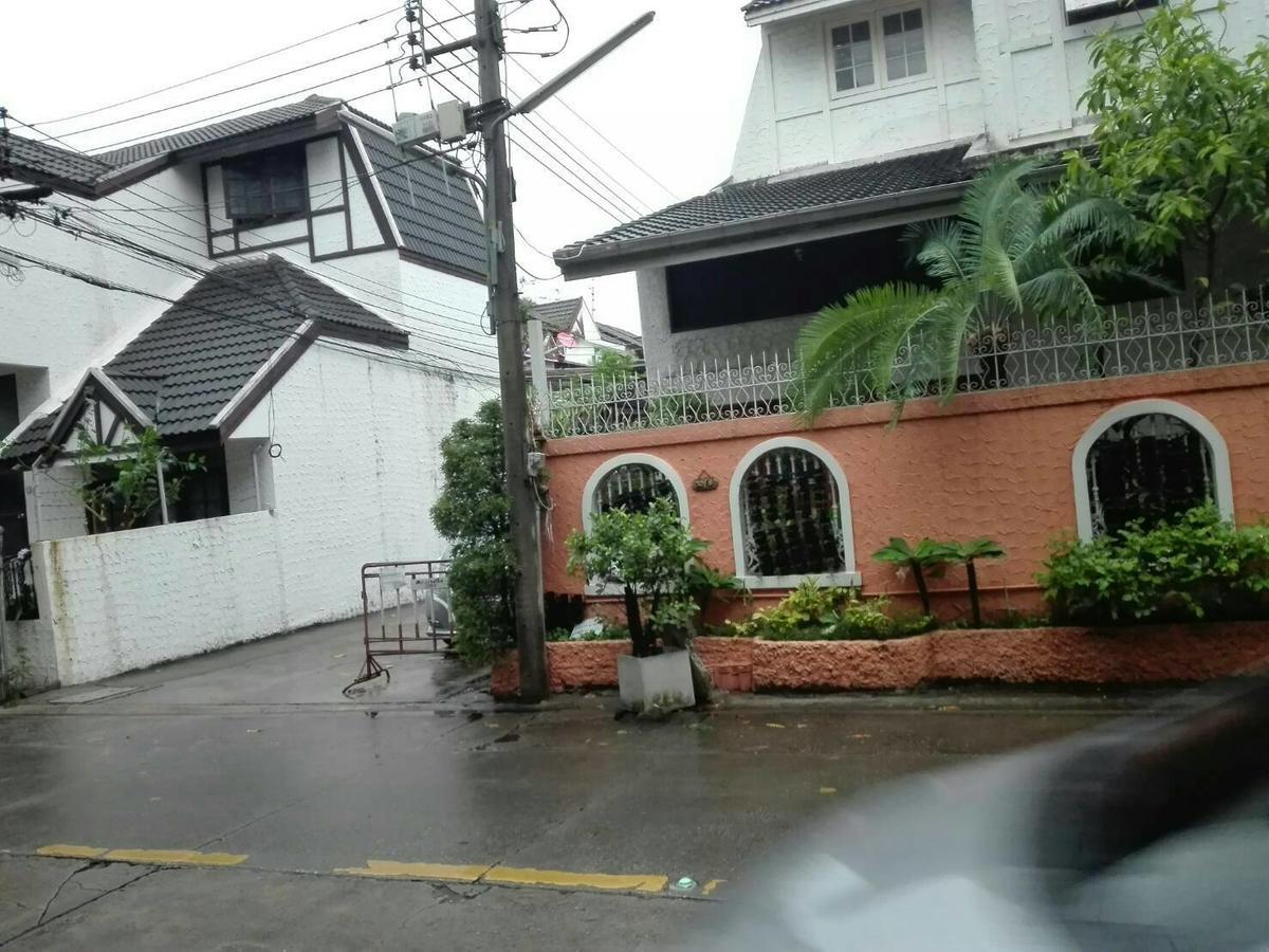 بيت شباب Baan Paan Sook Unitato بانكوك المظهر الخارجي الصورة