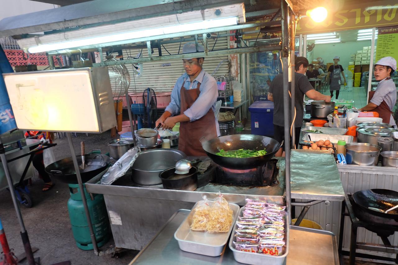 بيت شباب Baan Paan Sook Unitato بانكوك المظهر الخارجي الصورة