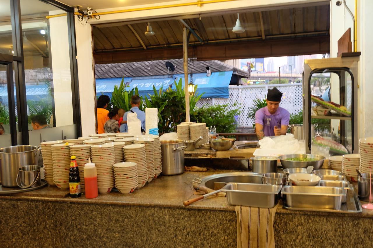 بيت شباب Baan Paan Sook Unitato بانكوك المظهر الخارجي الصورة